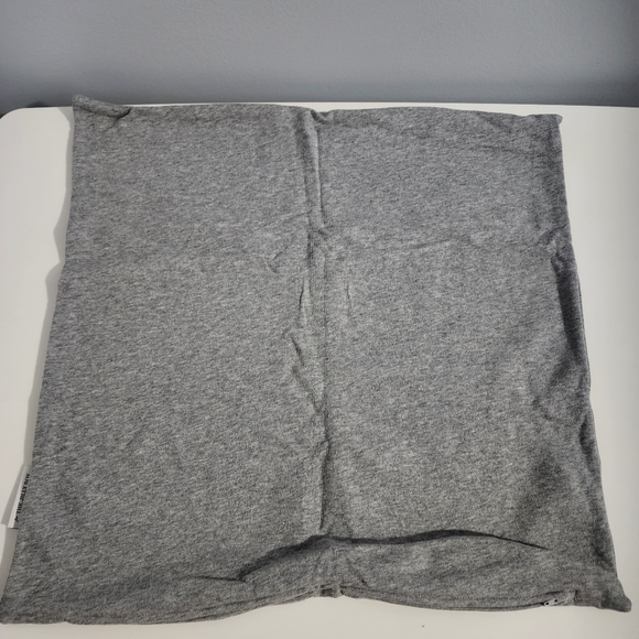 THE JILLY BOX Fall 2022 Jillian Harris Province of Canada Bonjour Cushion Cover - Picture 3 of 5